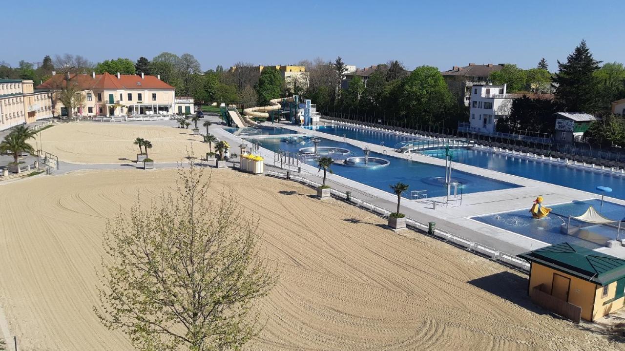 Das Gutenbrunn Thermen & Sporthotel バーデン エクステリア 写真