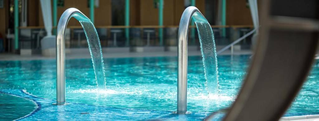 Das Gutenbrunn Thermen & Sporthotel バーデン エクステリア 写真