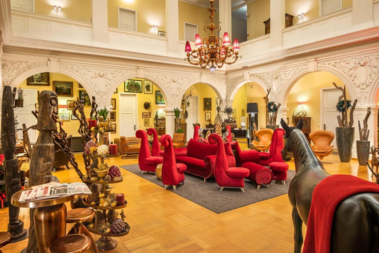 Das Gutenbrunn Thermen & Sporthotel バーデン エクステリア 写真