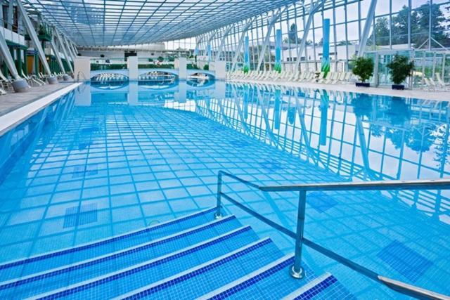 Das Gutenbrunn Thermen & Sporthotel バーデン エクステリア 写真